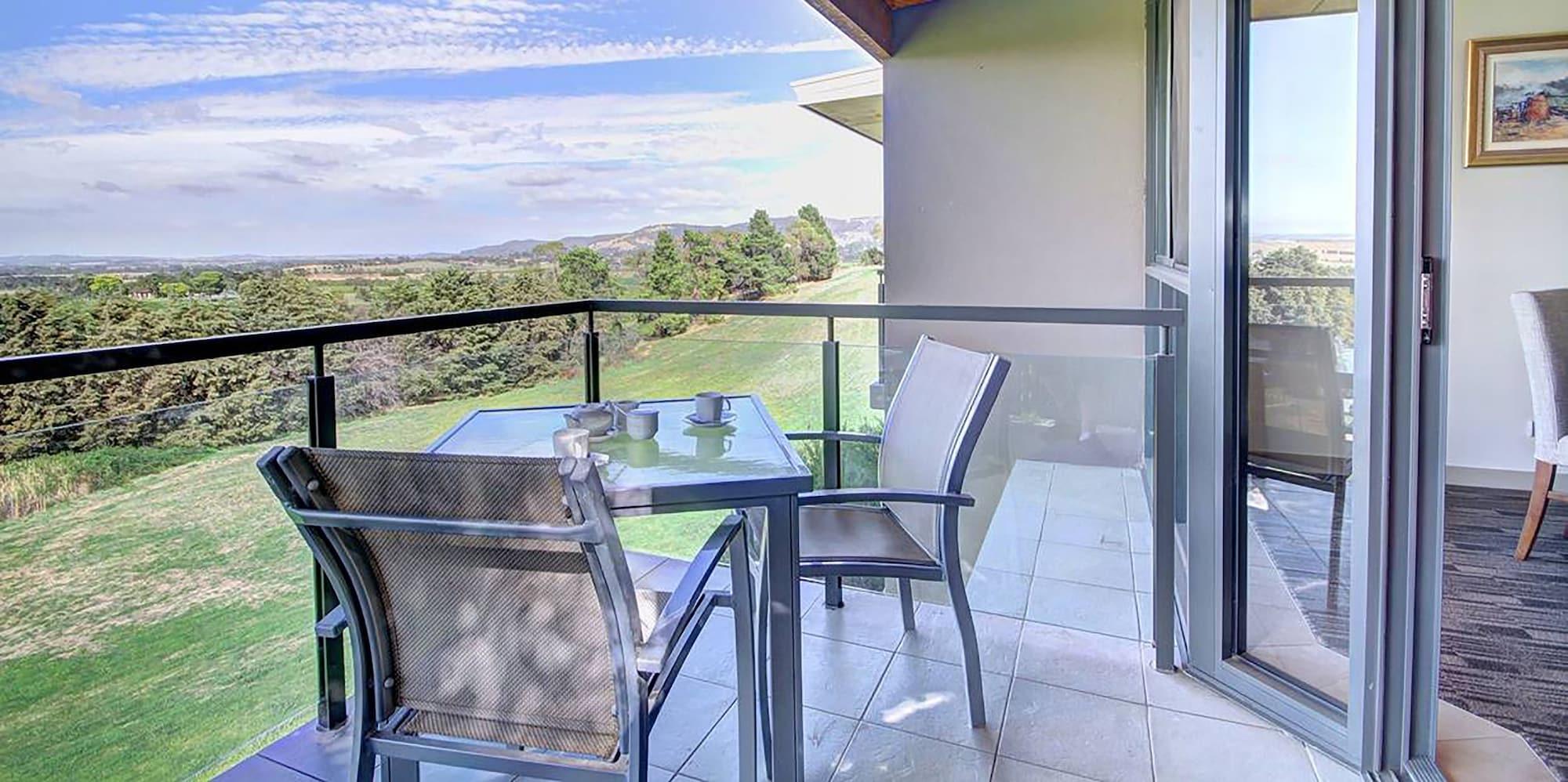 Balgownie Estate Yarra Valley Yarra Glen Extérieur photo A balcony